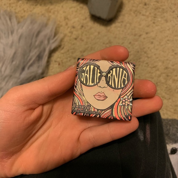Makeup Bundle! - Picture 1 of 5